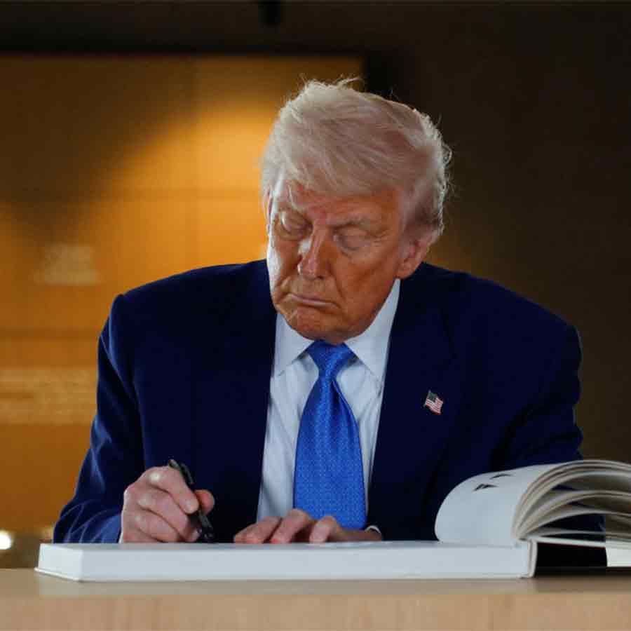 আমেরিকার প্রেসিডেন্ট ডোনাল্ড ট্রাম্প।