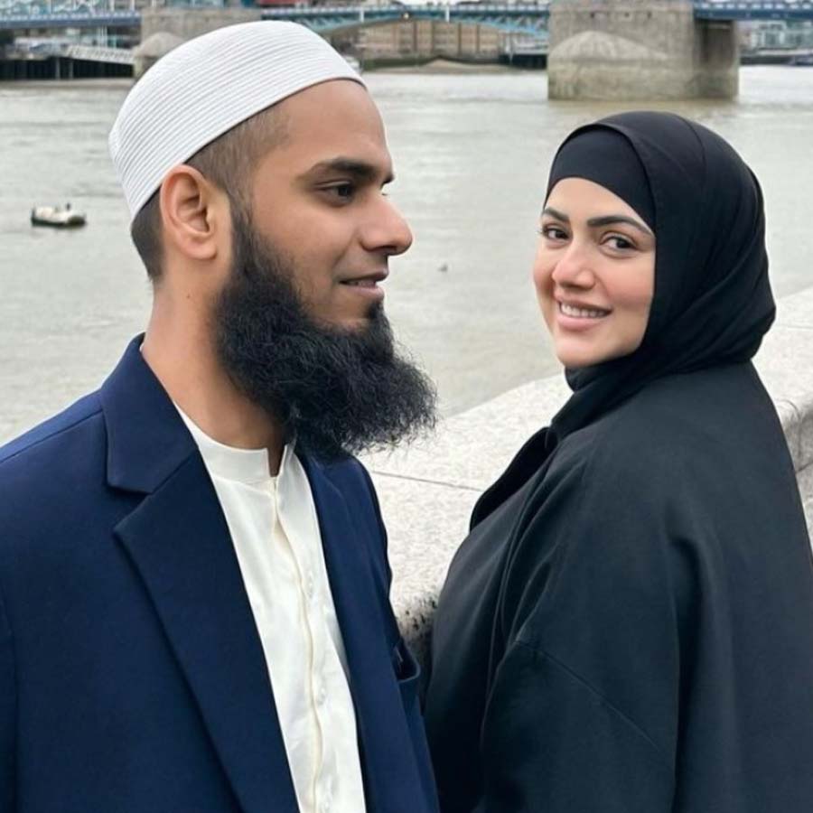 Former actress Sana Khan said that friends of industry maintain distance from her dgtl