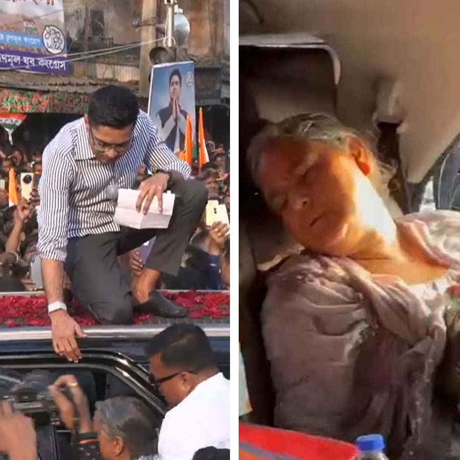 Abhishek Banerjee helps elderly woman who fell sick during his road show in Chapra dgtld