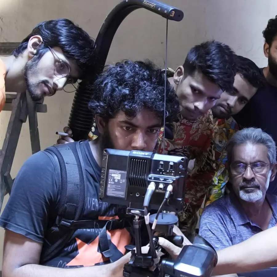 চলচ্চিত্র নির্মাণ শেখার সুযোগ এসআরএফটিআই-তে।