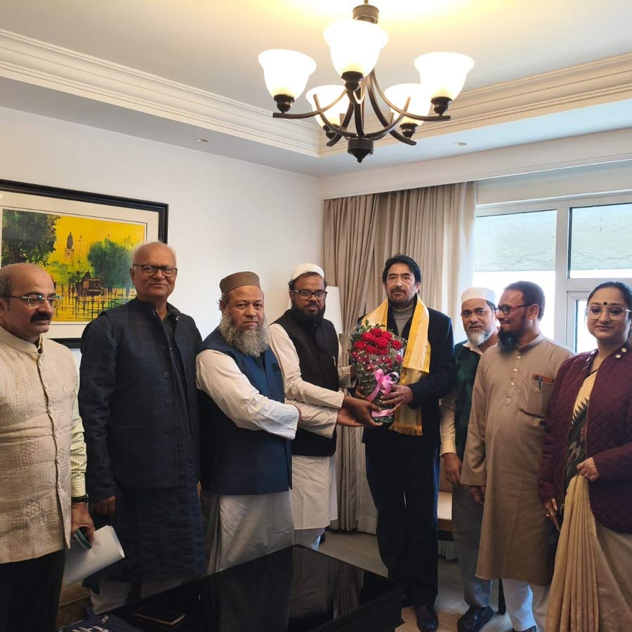 কংগ্রেস নেতৃত্বের কাছে দলিত ও সংখ্যালঘু সমাজের প্রতিনিধিরা।