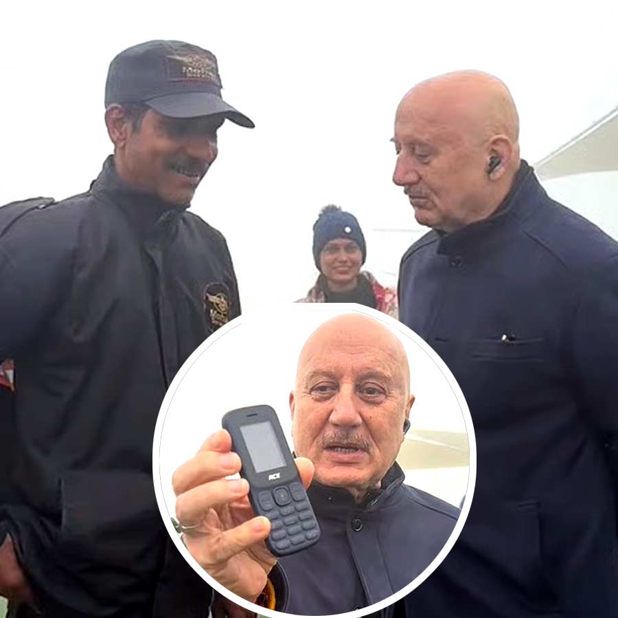 অনুরাগীর জন্য কী করলেন অনুপম?