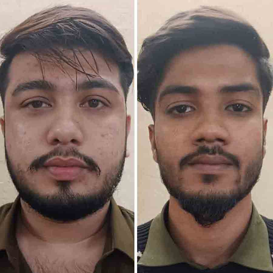 (বাঁ দিকে) শাহবাজ আলি এবং সাহিল আহমেদ (ডান দিকে)।