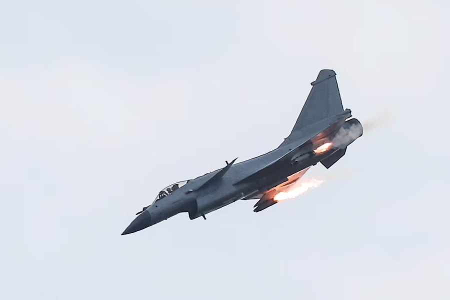 Fighter Jet Deal Talks Can Fall Through Due to International Pressures, Says Pakistan’s Defence Production Minister