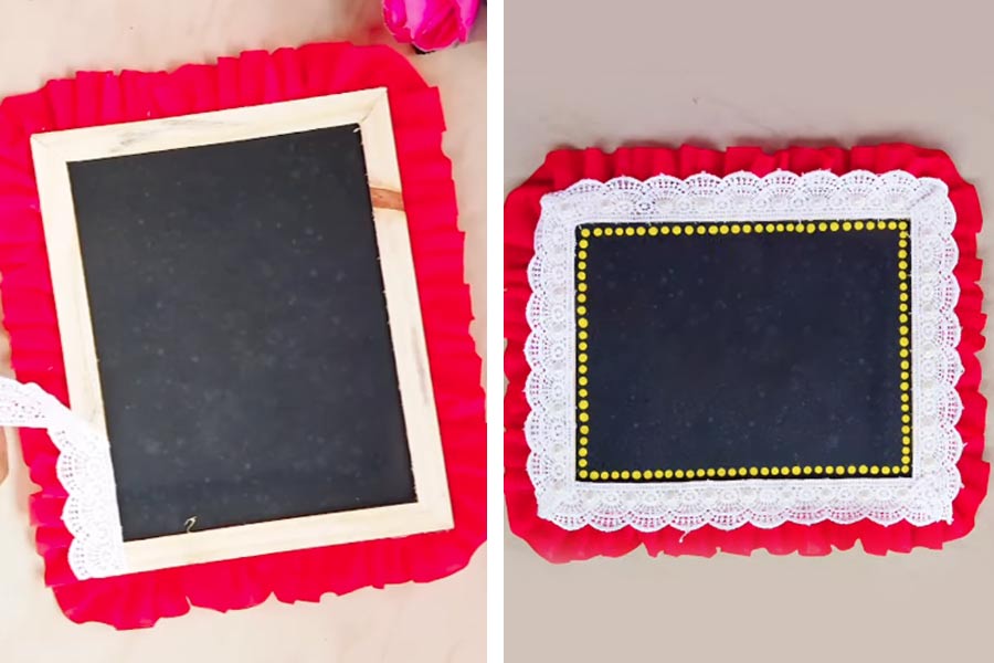 লাল ফিতে  এবং লেস দিয়ে সাজিয়ে তুলুন স্লেটটি।