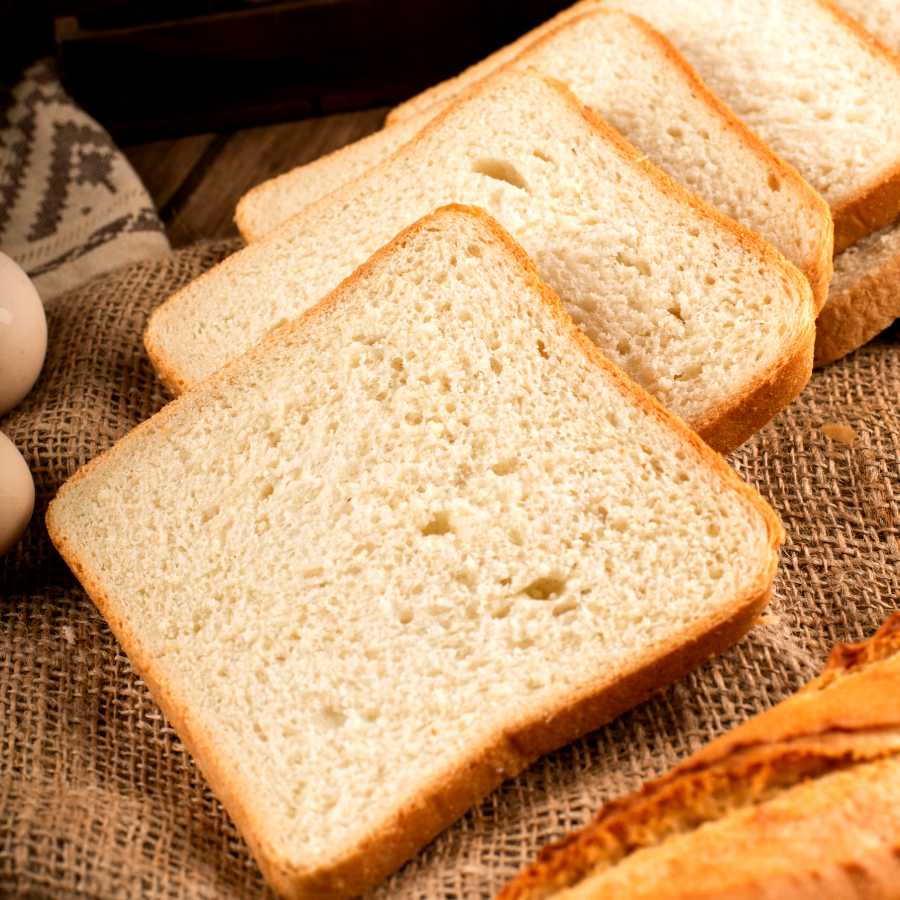 কাচ পরিষ্কার সহজ হবে পাউরুটি দিয়ে? কী ভাবে?