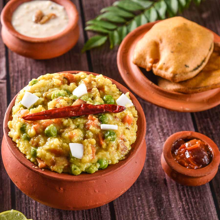 খিচুড়ি  রান্নার সময় কোন কৌশল মাথায় রাখলে খাবারের স্বাদ বাড়বে।