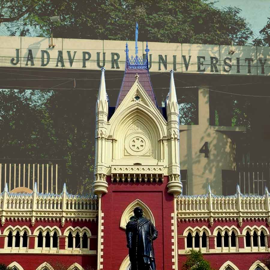 যাদবপুর বিশ্ববিদ্যালয়ে বহিরাগতের আনাগোনা আদালতের নজরে।