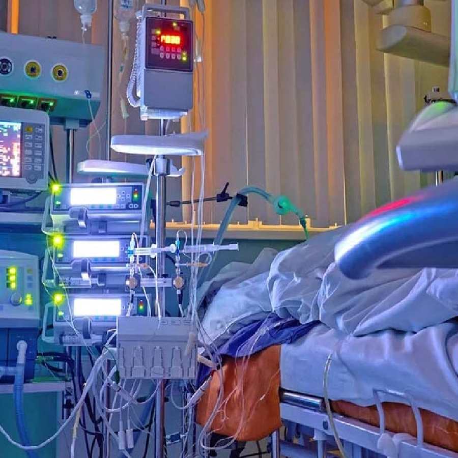 রাজ্য সরকারি হাসপাতালগুলিতে খালি বেডের তথ্য প্রকাশ করার নির্দেশ দিয়েছে কলকাতা হাই কোর্ট।