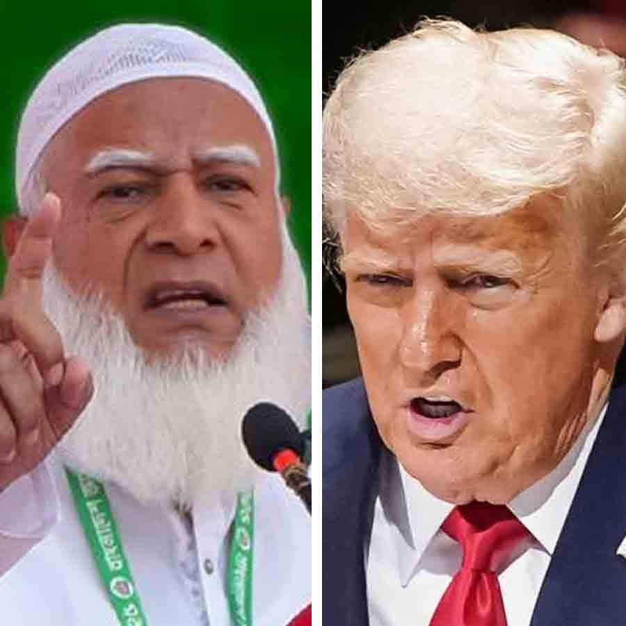 (বাঁ দিকে) বাংলাদেশের জামাত প্রধান শফিকুর রহমান। আমেরিকার প্রেসিডেন্ট ডোনাল্ড ট্রাম্প (ডান দিকে)।