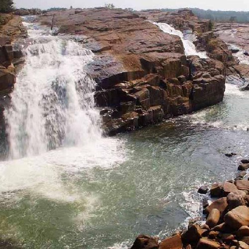 উস্রির ঝর্না।