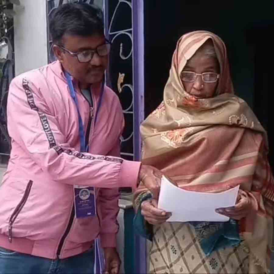 BLO who was rewarded for completing SIR mapping work on time has now been summoned for Logical discrepancy dgtl