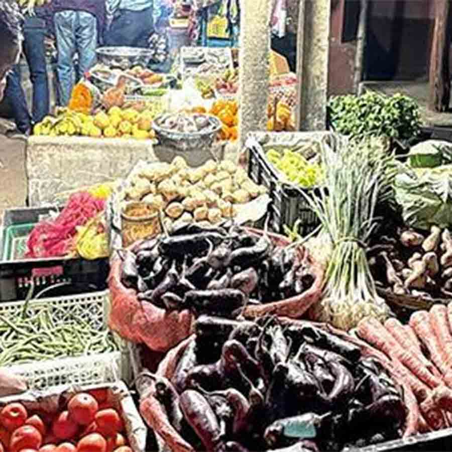 High price of fruit and vegetables during Saraswati Puja 2026