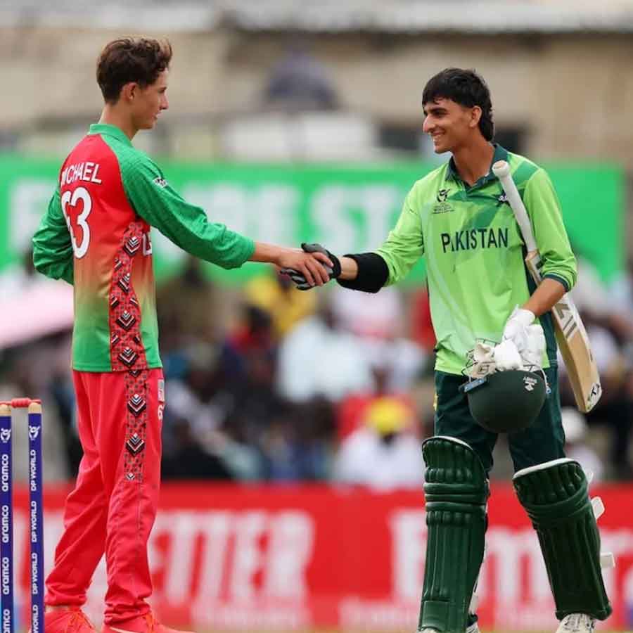 Zimbabwe cricketer congratulates Pakistan batter at ICC U19 WC