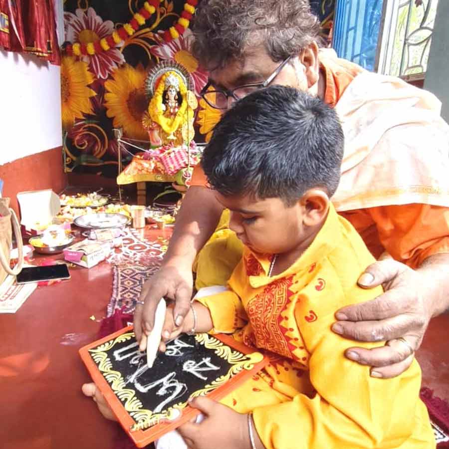 খুদেকে কি স্কুলে ভর্তির জন্য প্রস্তুত?