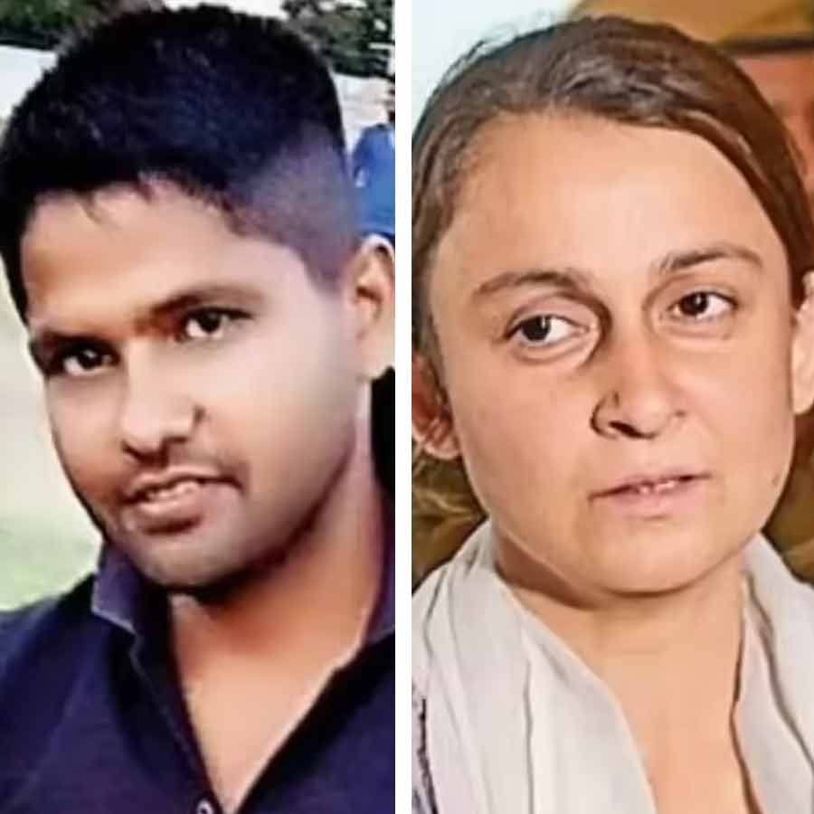 (বাঁ দিকে) হনুমান প্রসাদ এবং প্রিয়া শেঠ (ডান দিকে)।