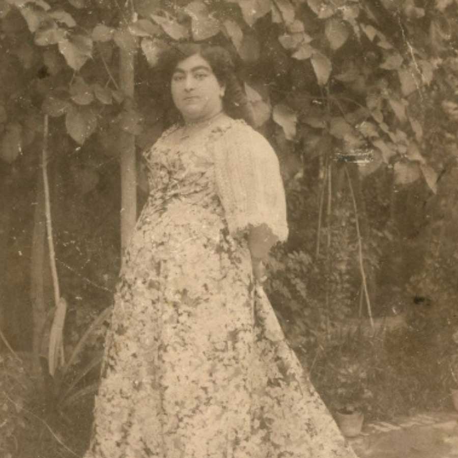 What is the truth behind viral post in social media related to Princess Qajar