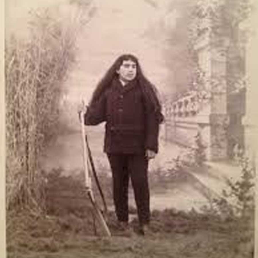 What is the truth behind viral post in social media related to Princess Qajar