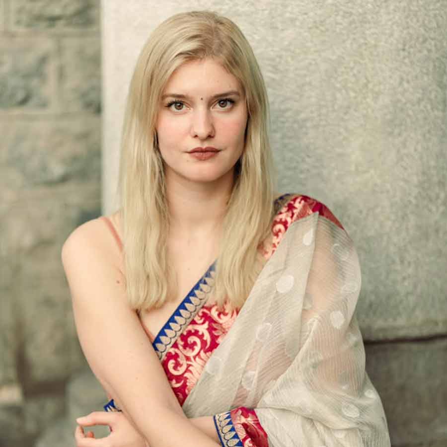Picture of German Woman wears saree and done photoshoot goes viral, internet call her national crush