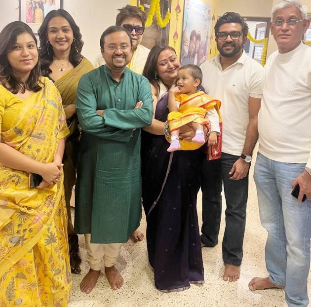 প্রযোজক অতনু রায়চৌধুরীর প্রযোজনা সংস্থার অফিসের পুজো।