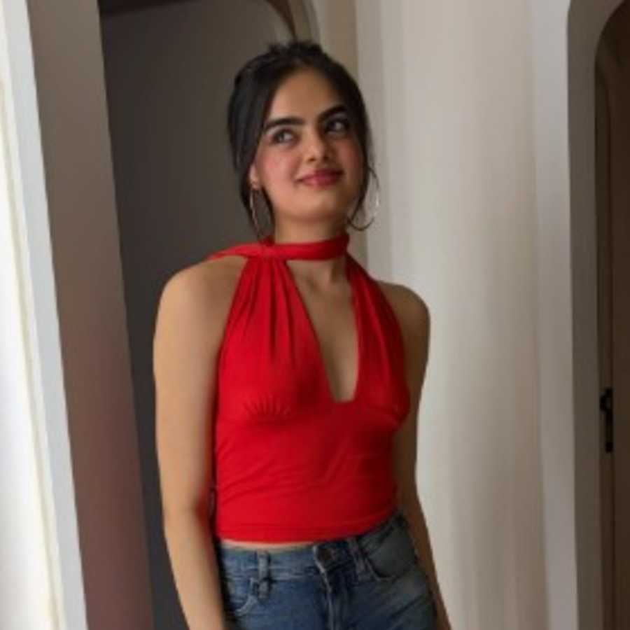 Actress Ruhanika Dhawan faced a horrific incident while returning from college dgtl