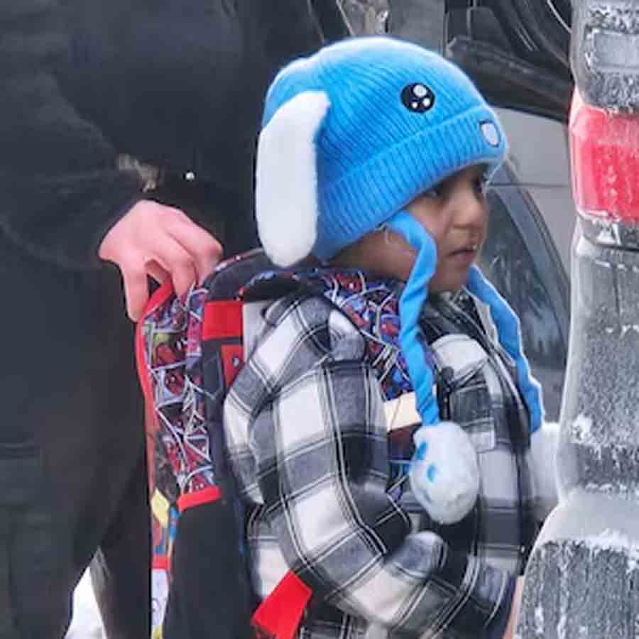 ICE agents held a five-year-old child hostage