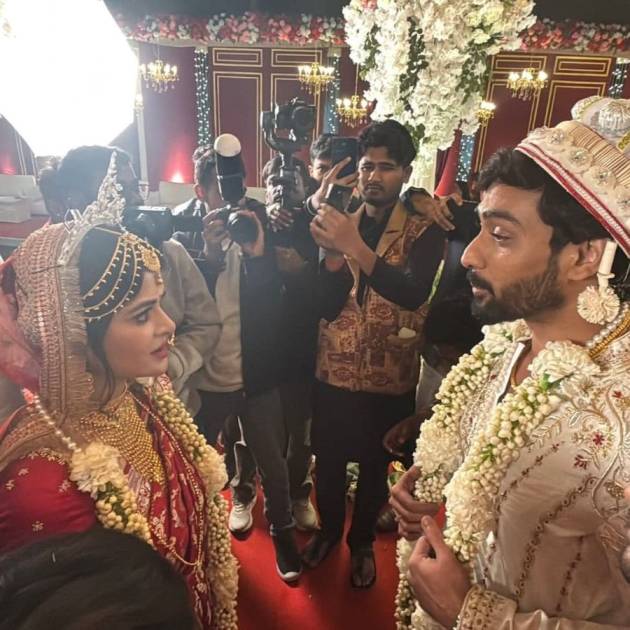 মধুমিতা সরকার ও দেবমাল্য চক্রবর্তী। 