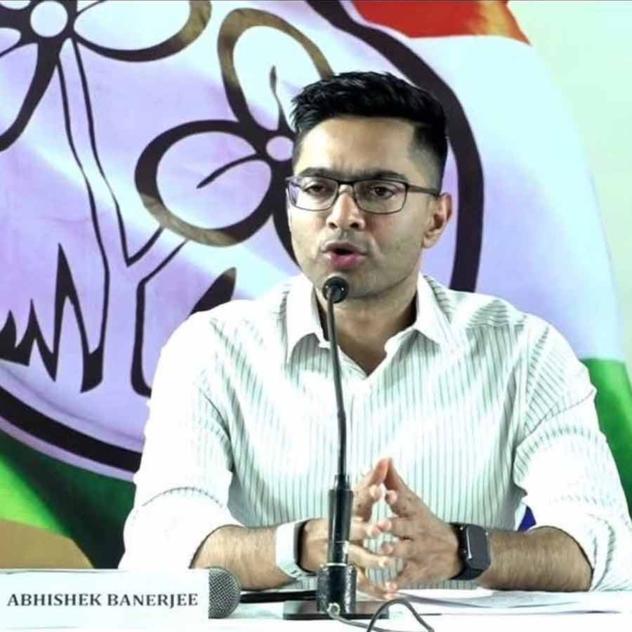 Work on SIR during the day, show the movie in the evening, Abhishek instructed the party from virtual meeting