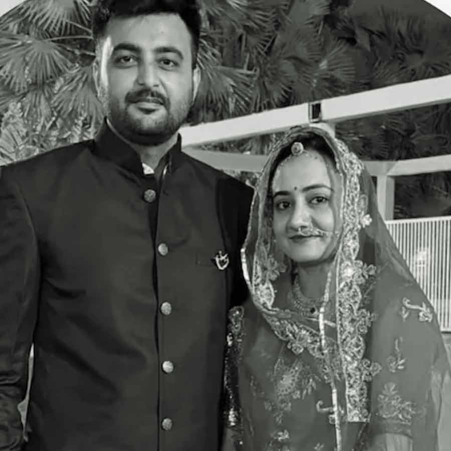 যশরাজসিংহ গোহিল এবং তাঁর স্ত্রী রাজেশ্বরী জাদেজা।