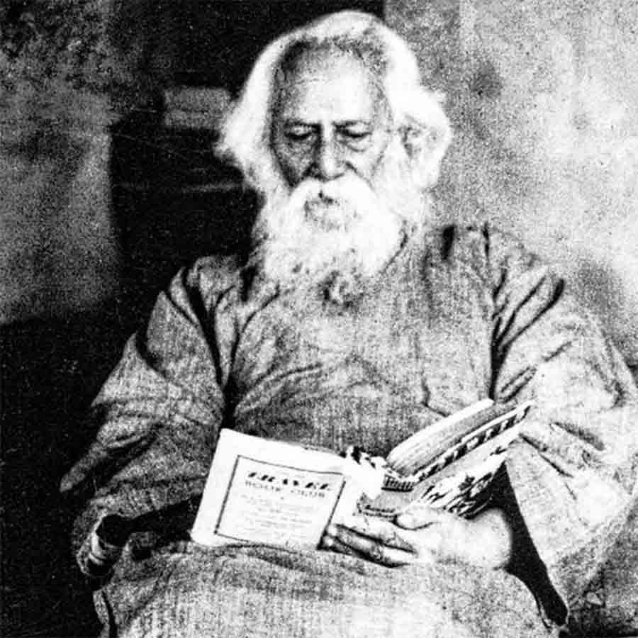রবীন্দ্রনাথ ঠাকুর।
