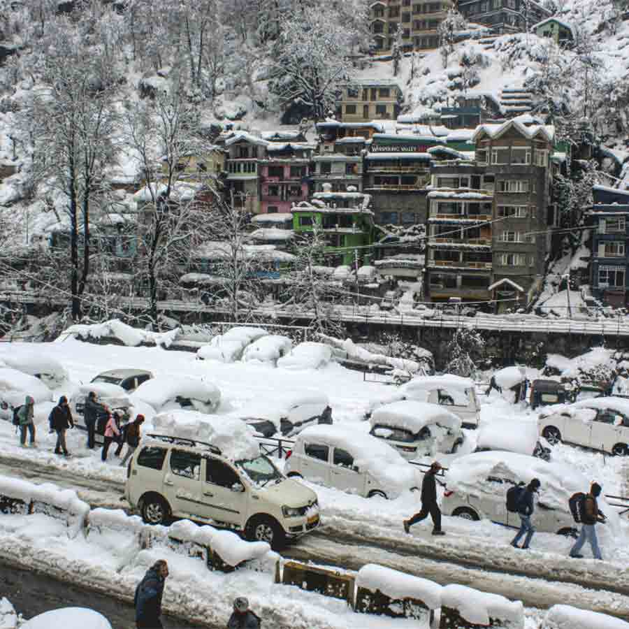 মানালিতে যানজট। ছবি: সংগৃহীত।