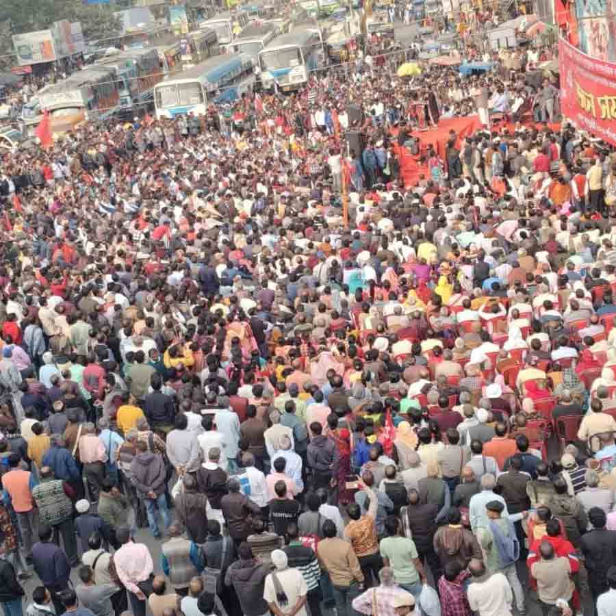মালদহে সিপিএমের সমাবেশেের সভায় ভিড়।
