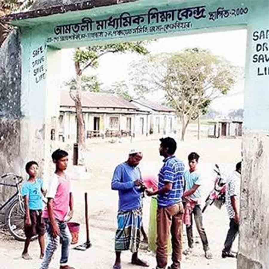 গত বিধানসভা ভোটে এই বুথেই সিআইএসএফের গুলিতে নিহত হন ৪ জন। নিজস্ব চিত্র