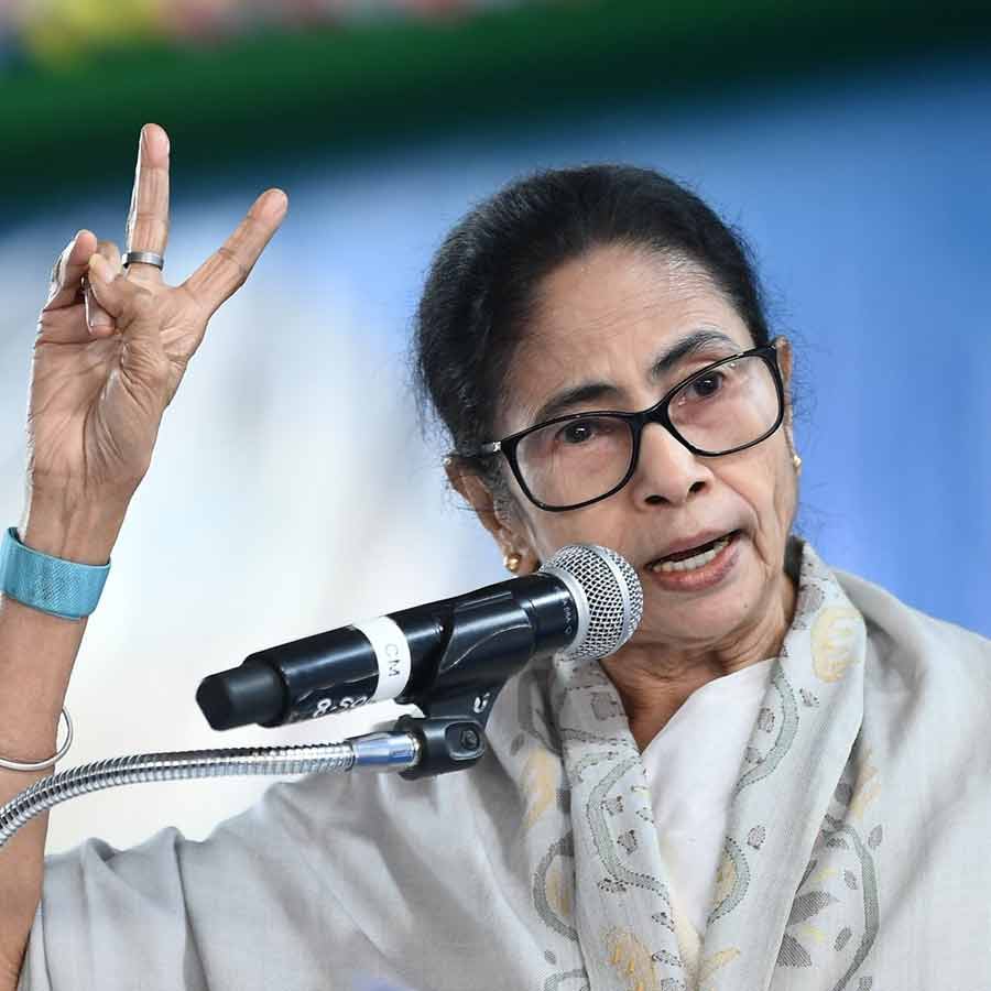 CM Mamata Banerjee criticizes Election commission on National Voters’ Day dgtl