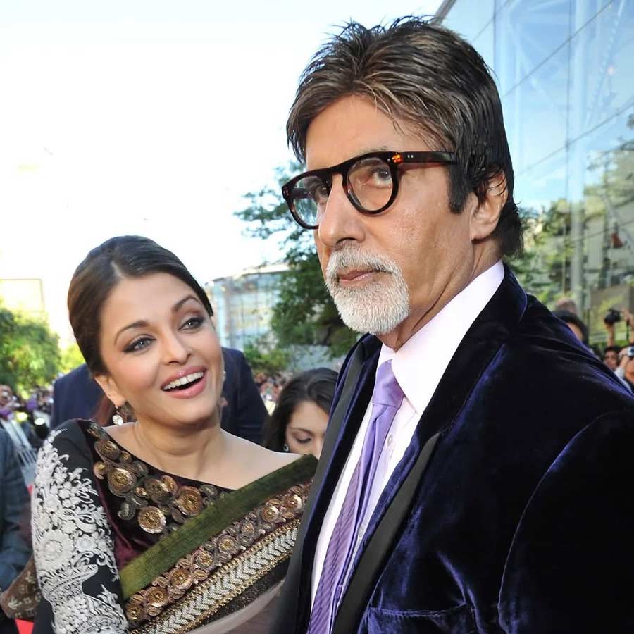 (বাঁ দিকে) ঐশ্বর্যা রাই, (ডান দিকে) অমিতাভ বচ্চন।