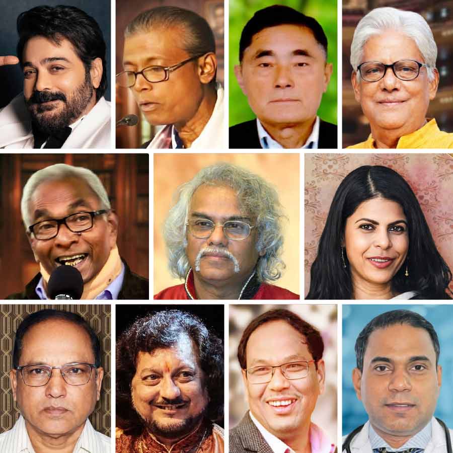 (উপরে বাঁ দিক থেকে) প্রসেনজিৎ চট্টোপাধ্যায়, অশোককুমার হালদার, গম্ভীর সিংহ ইয়োন‌জ়োনে এবং হরিমাধব মুখোপাধ্যায়। (মাঝে বাঁ দিক থেকে) রবিলাল টুডু, তরুণ ভট্টাচার্য, তৃপ্তি মুখোপাধ্যায়। (নীচে বাঁ দিক থেকে) জ্যোতিষ দেবনাথ, কুমার বসু, মহেন্দ্রনাথ রায় এবং সরোজ মণ্ডল।।