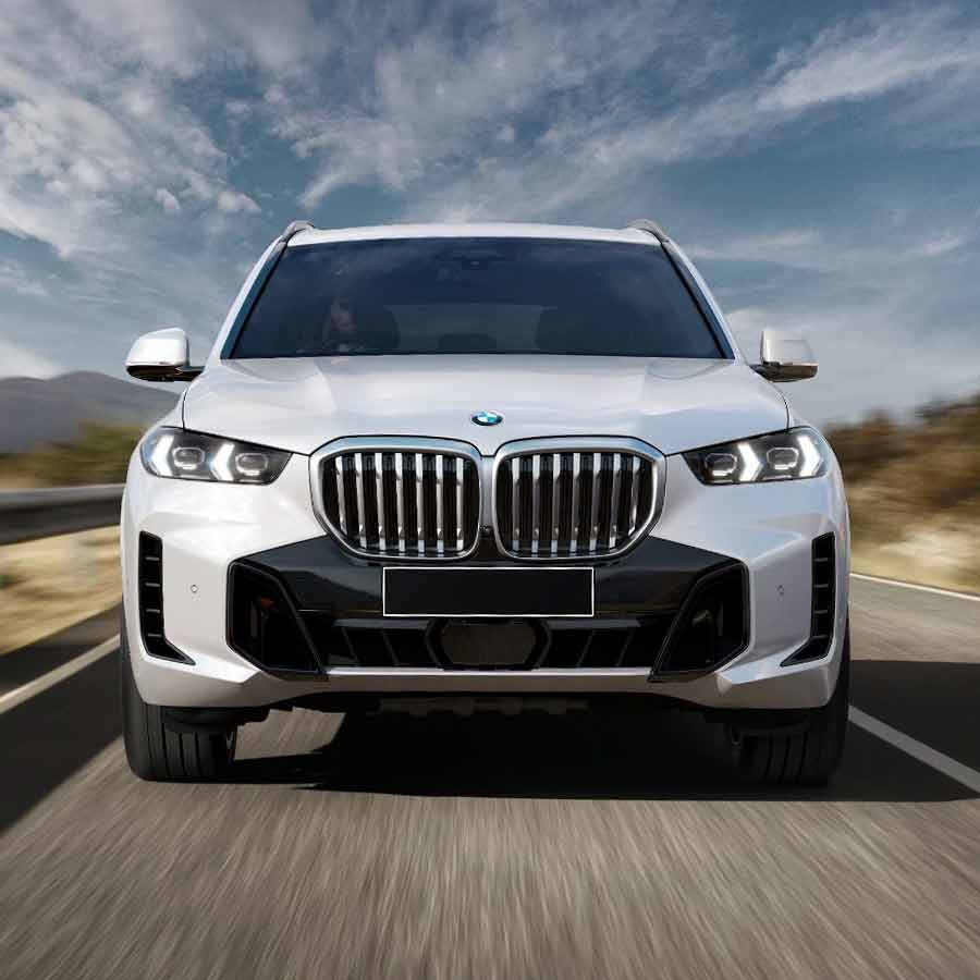 বিএমডব্লিউ-র গাড়ি।