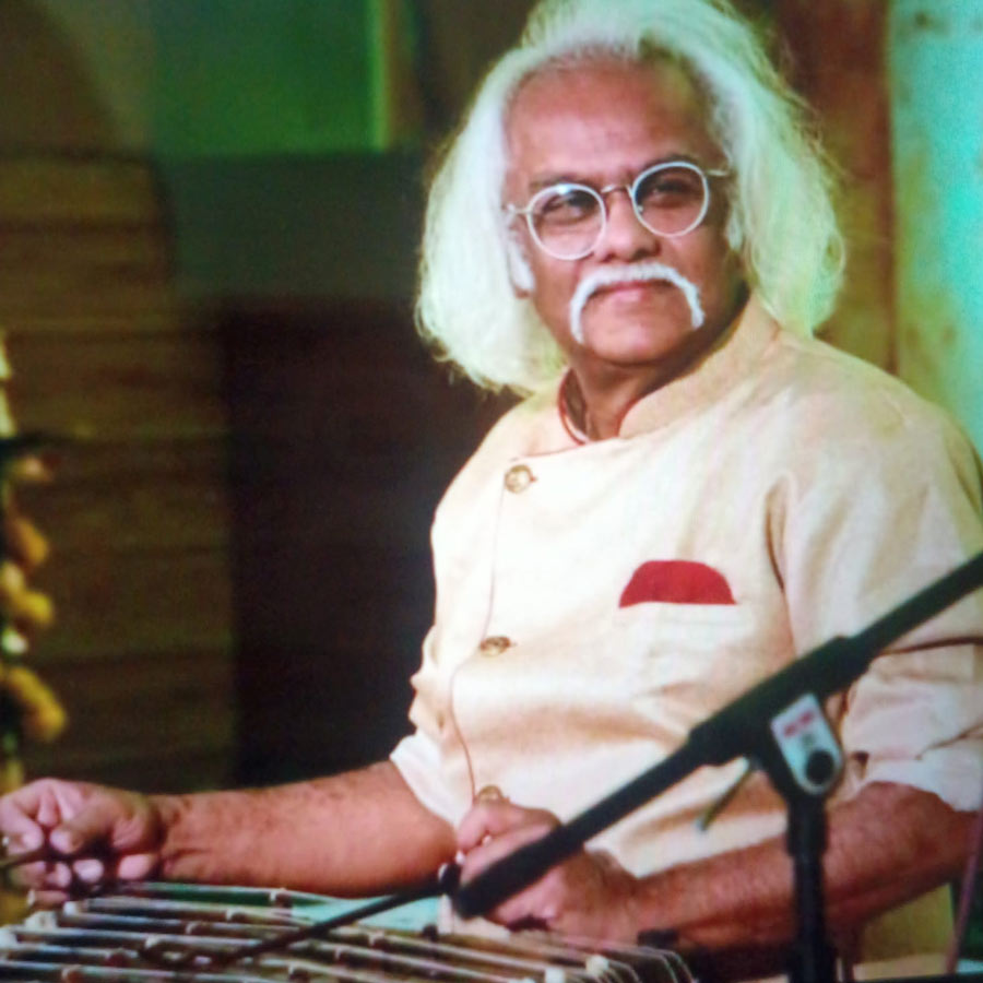 তরুণ ভট্টাচার্য।