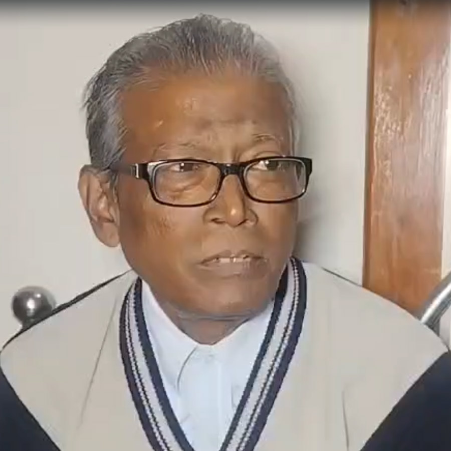 অশোককুমার হালদার।