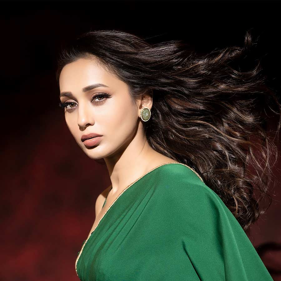 অনুষ্ঠান করতে গিয়ে হেনস্থার শিকার মিমি চক্রবর্তী।