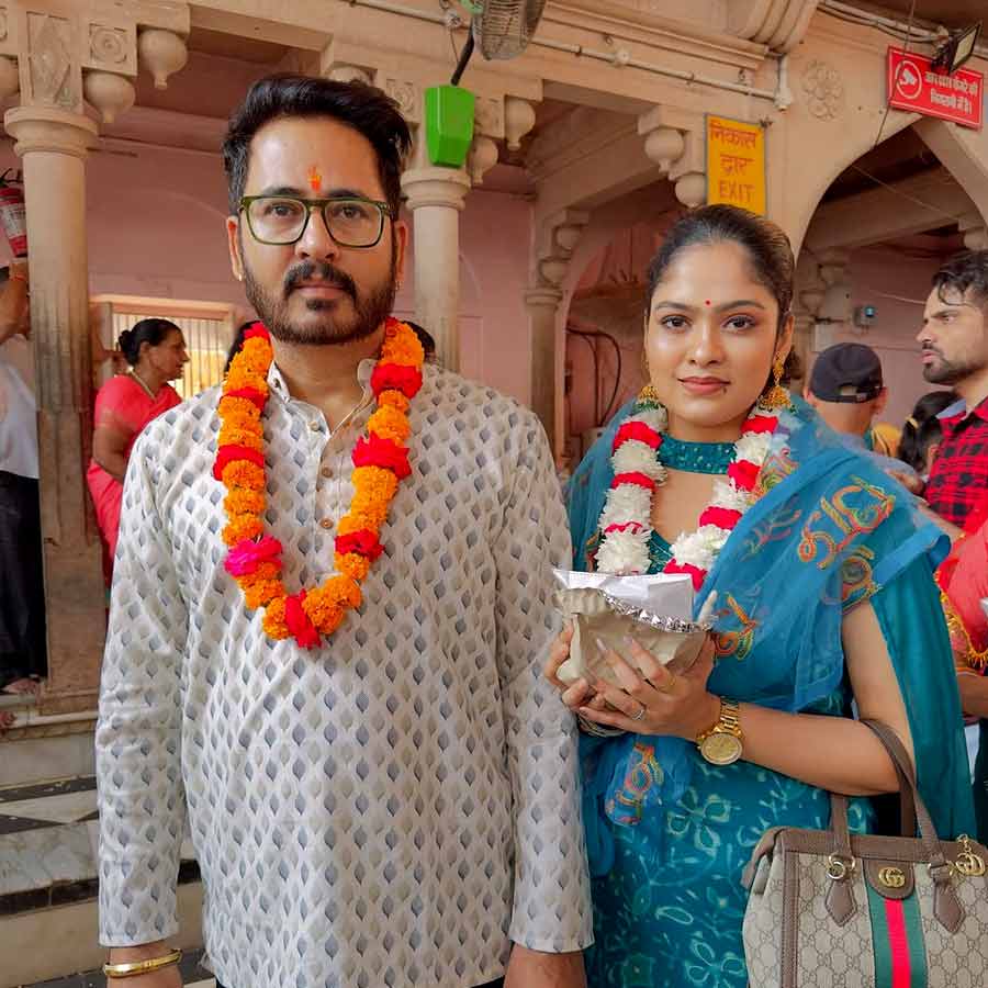 হিরণ-ঋতিকার বিয়ে-বিতর্কের মাঝে কী মন্তব্য দ্বিতীয়ার?