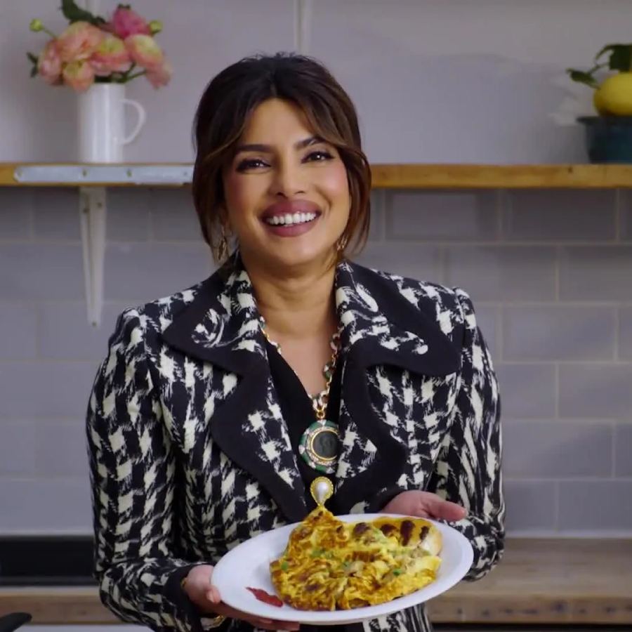 প্রিয়ঙ্কা চোপড়ার বানানো ওমলেট আর বাটার টোস্ট। 