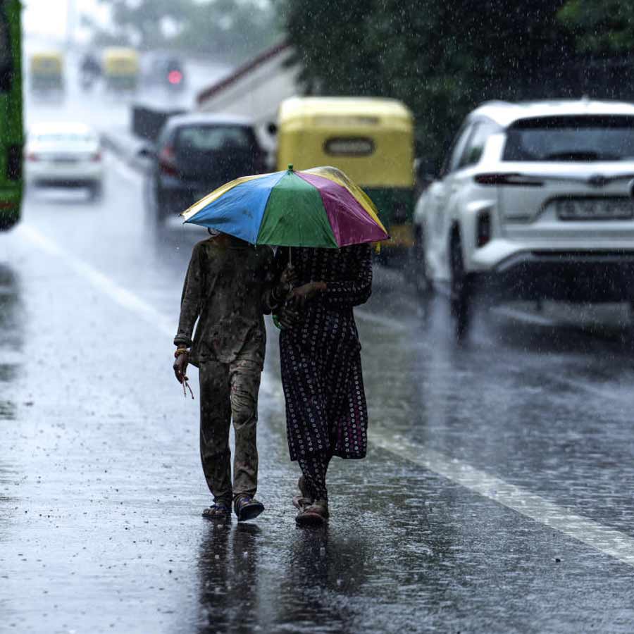 দিল্লিতে বৃষ্টির সতর্কতা জারি করা হল। ছবি: পিটিআই।