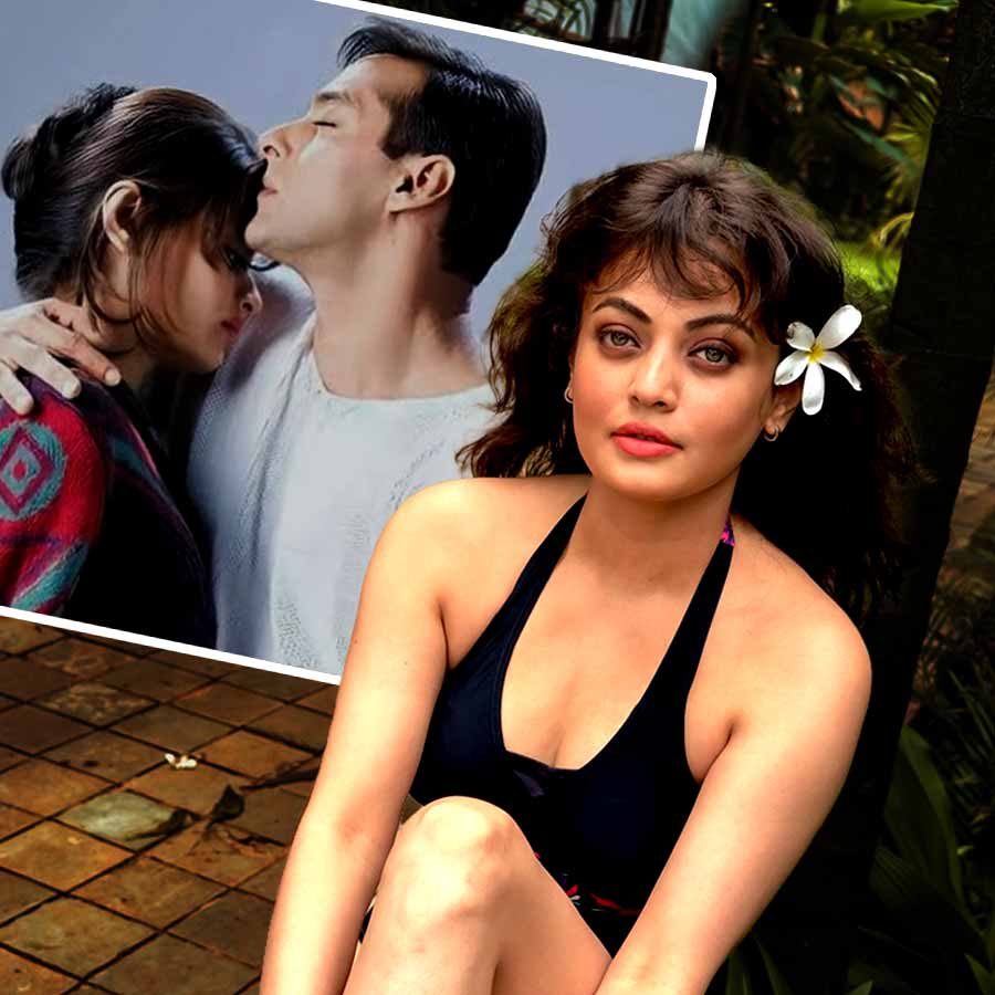 ক্ষোভ উগরে দিলেন স্নেহা উল্লাল।