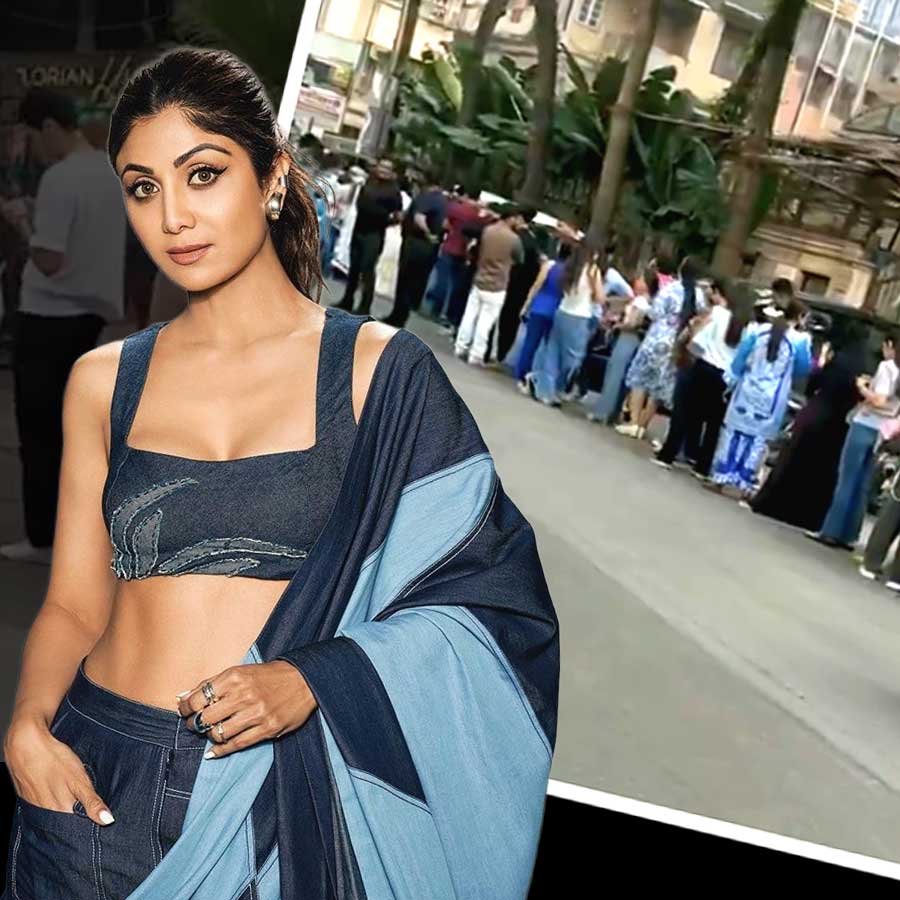 শিল্পার রেস্তরাঁর বাইরে যে কারণে লম্বা লাইন।