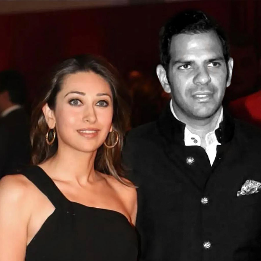 Akshay Kumar jokingly revealed that Karishma Kapoor has flats in every building in Bandra