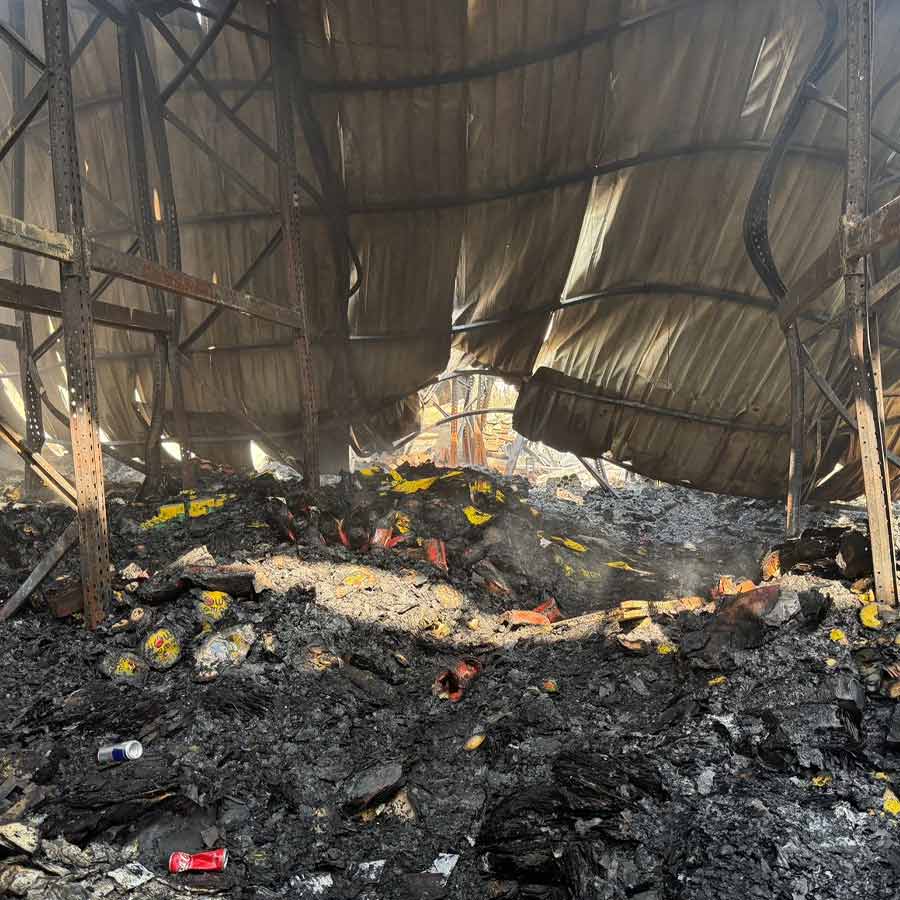 আনন্দপুরের ভস্মীভূত সেই গুদামের ছবি।