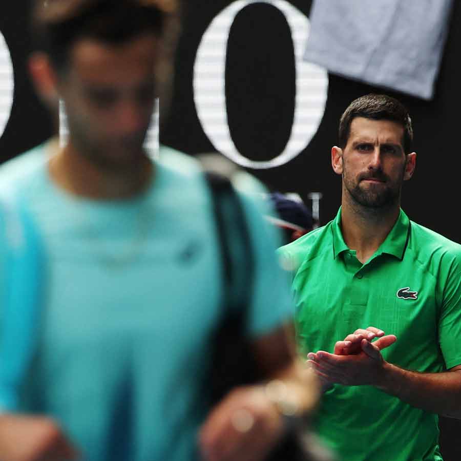 Novak Djokovic into Australian Open Semi Final after getting walkover