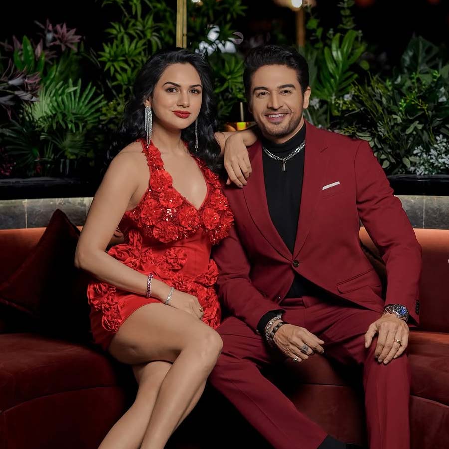 সন্তান নিয়ে গৌরব-আকাঙ্ক্ষার মধ্যে চিড়?