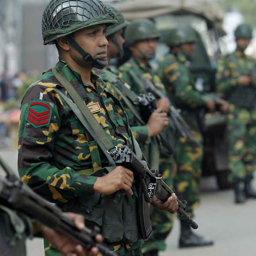 বাংলাদেশের সেনা।